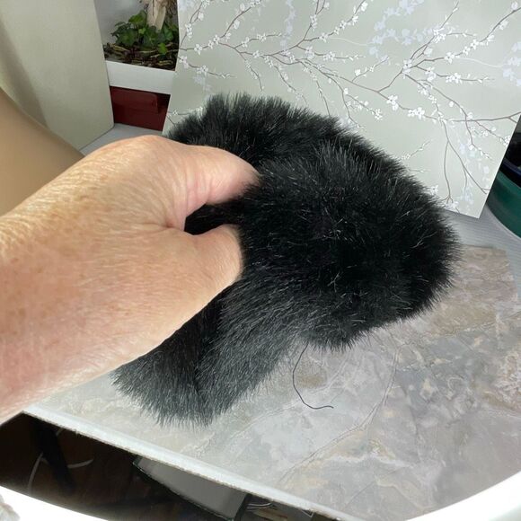 Vintage faux fur black hat elastic band - Picture 3 of 4